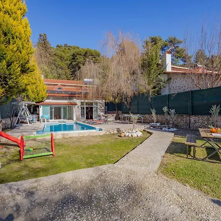 Villa Tam Korunakli Kaputas 4 Bezirgan