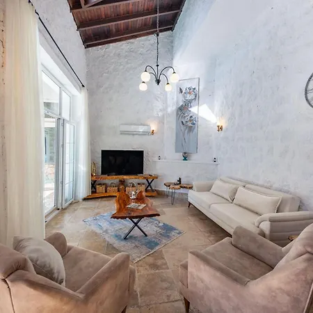 Villa Tam Korunakli Kaputas 4 *